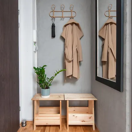 Krzyki Wood & شقة فروتسواف